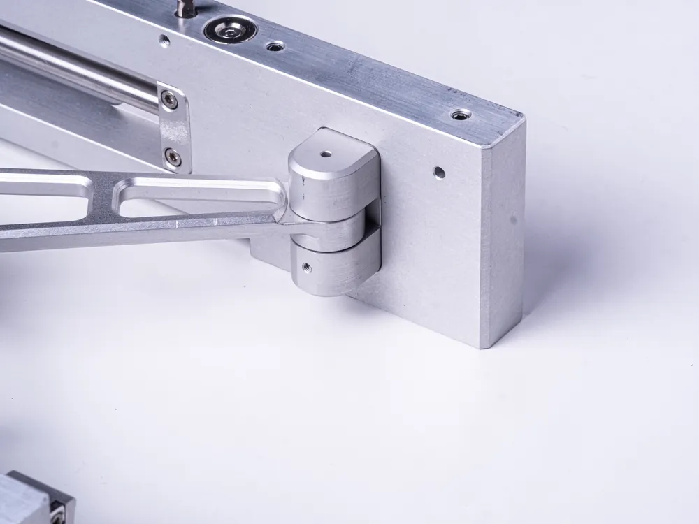 Adjustable scissor mechanism of the Flexible Print Support system