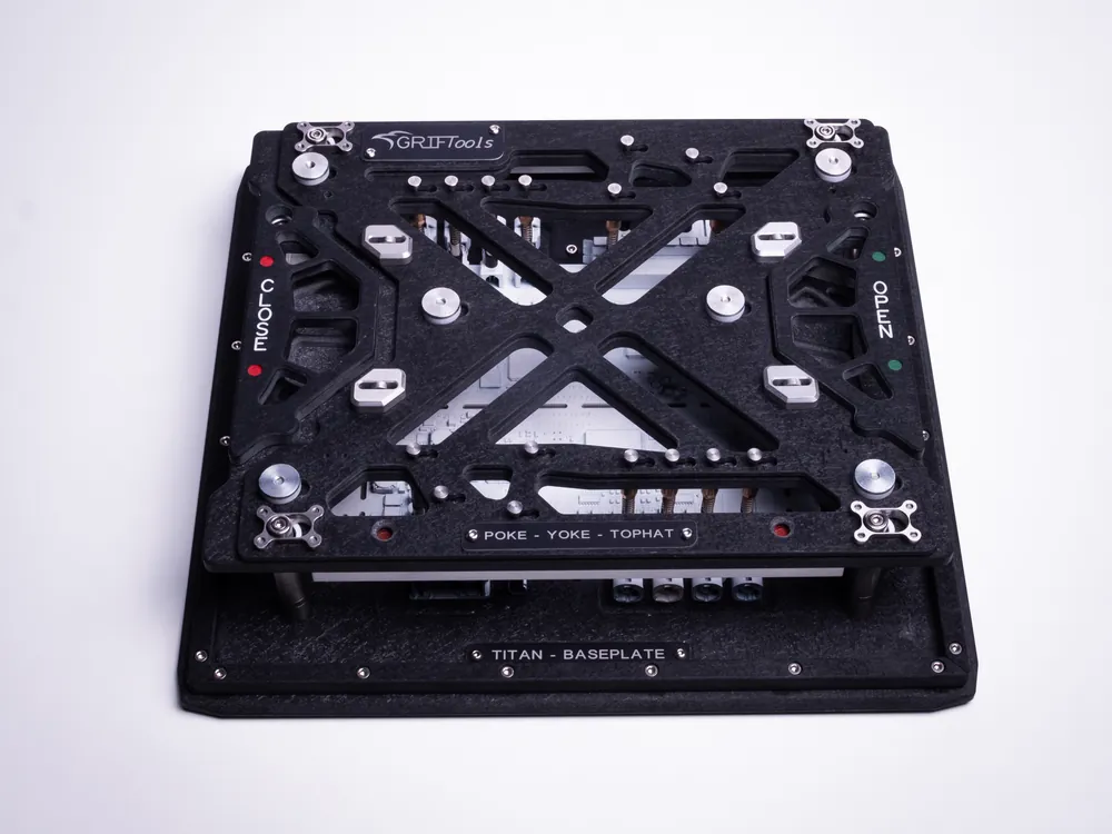 Composite-body wave solder carrier with reinforcing ribs